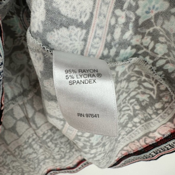 J Jill wearever collection size medium tank top blue red white floral peplum - Picture 5 of 5